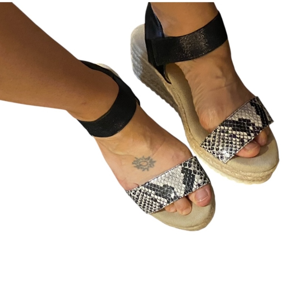 Anne Klein I flex wedge espadrille faux snakeskin sandal. Sz 7.5